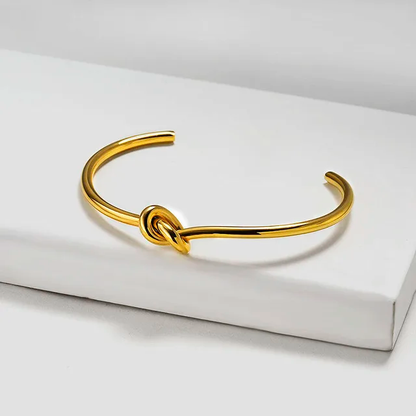 Love Knot Bracelet – 18K Gold Anti-Tarnish
