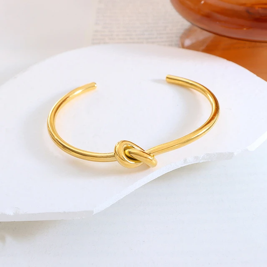 Love Knot Bracelet – 18K Gold Anti-Tarnish