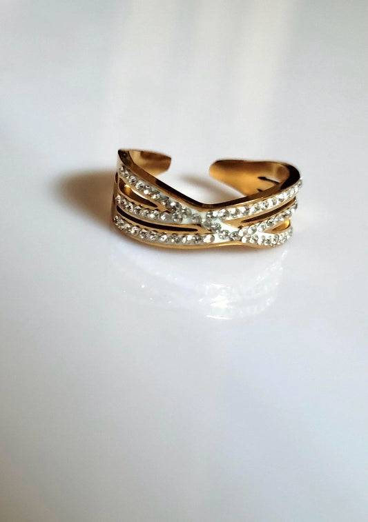 Adra Minimal Ring- 18K Gold Anti-Tarnish