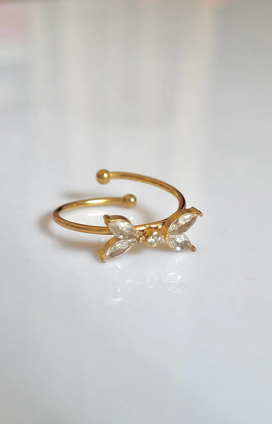 Ridhi Minimal Flower ring- 18K Gold Anti-Tarnish