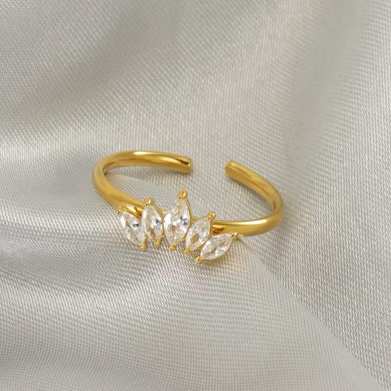Izabella Zirconia Ring – 18K Gold Anti-Tarnish