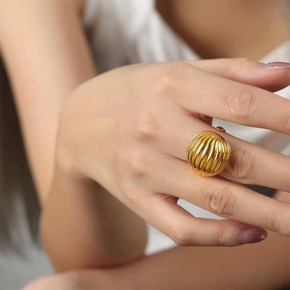 Mir Chunky Shell Ring - 18K Gold Anti-Tarnish