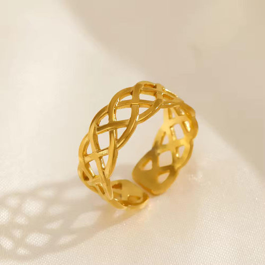 Jaycee Clover ring- 18K Gold Anti-Tarnish