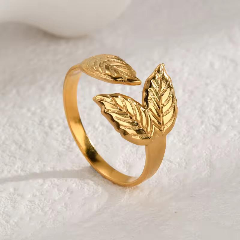 Haley Leaf ring- 18K Gold Anti-Tarnish