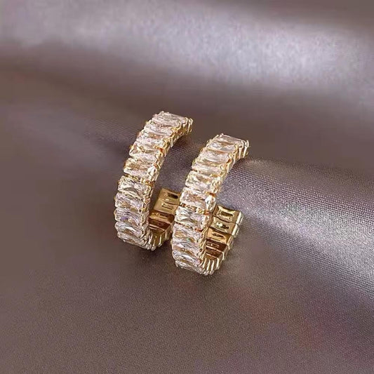Janvika Dainty Earrings - 18K Gold Anti-Tarnish