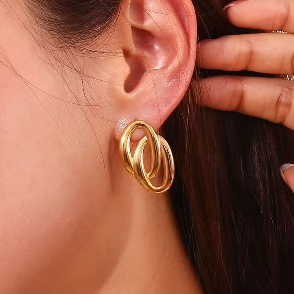 Inter linked Chunky Stud- 18K Gold Anti-Tarnish