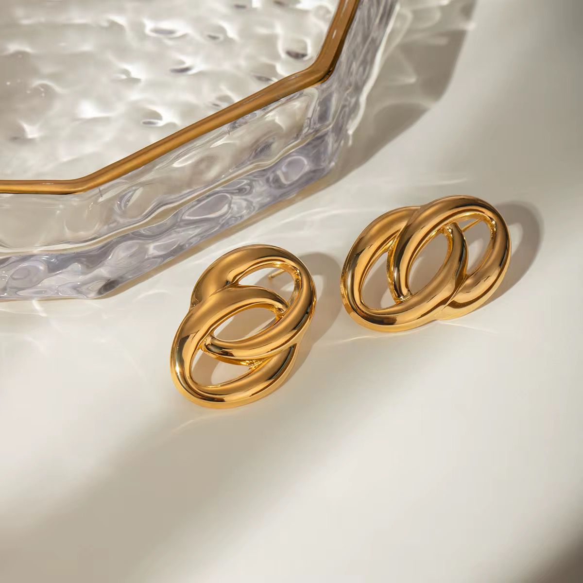 Inter linked Chunky Stud- 18K Gold Anti-Tarnish