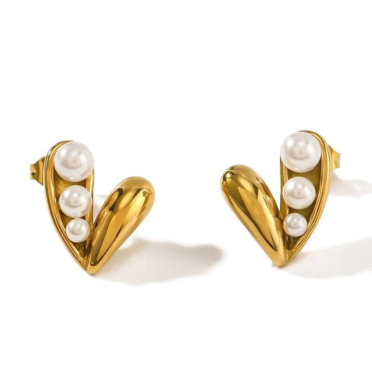 Chana Pearl Heart Studs – 18K Gold Anti-Tarnish